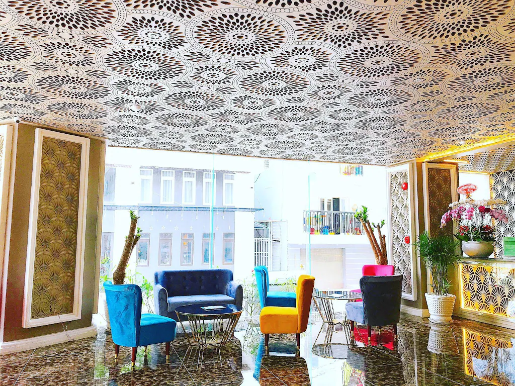 12449234_20020416370087788108