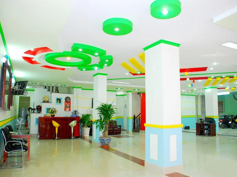 301933_120416161556330