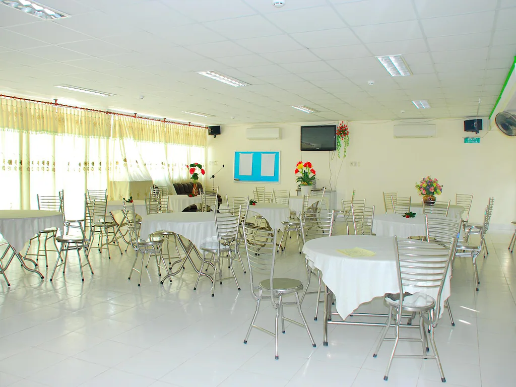 301933_120416162158596